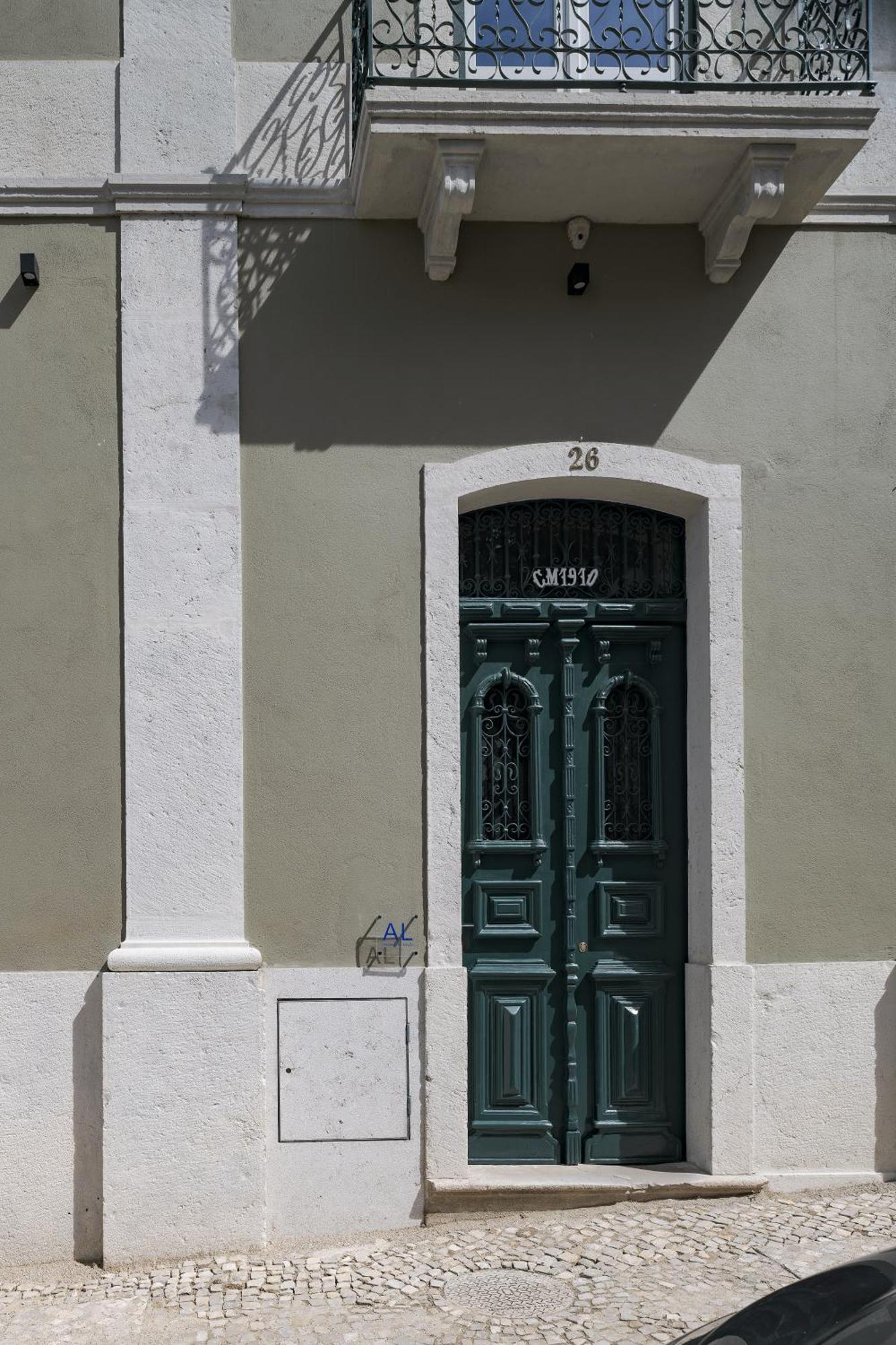 Santa Maria Rooms And Apartments Setúbal Exteriör bild