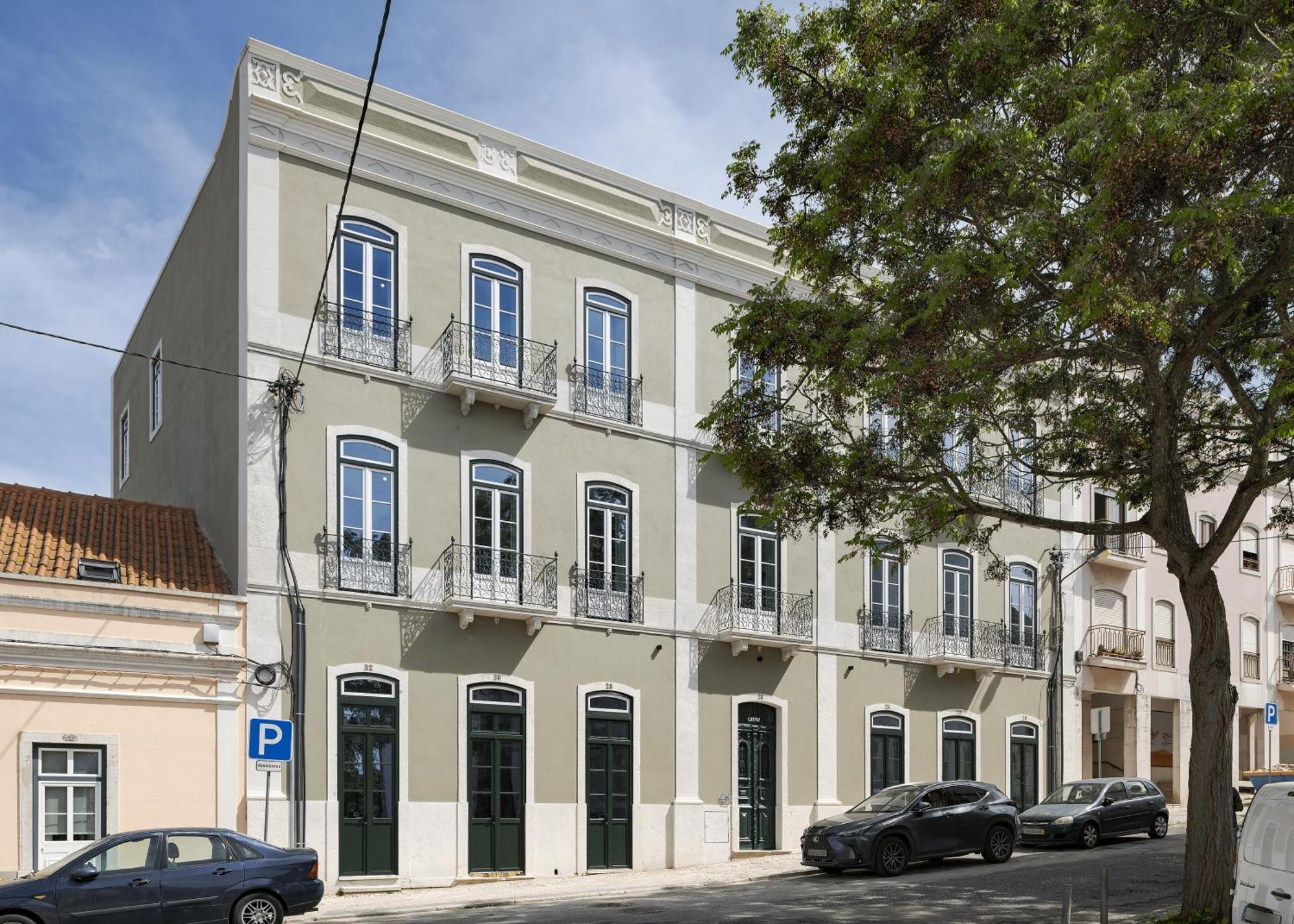 Santa Maria Rooms And Apartments Setúbal Exteriör bild